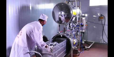 从牧羊女到乡村振兴领头羊 白成爱的榆林实践与科技创业之路